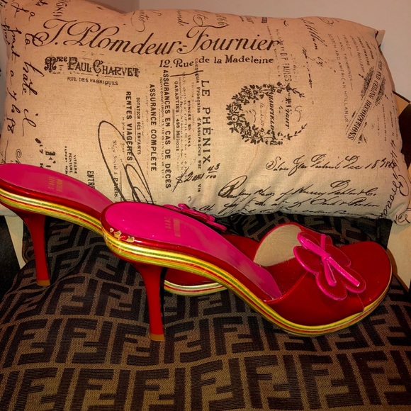 Authentic Stuart Weitzman Patent Leather Mules - Picture 5 of 6